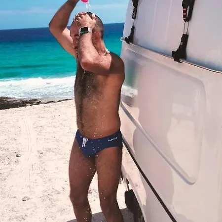مكان تخييم Vamos A La Playa أرّاثيفي